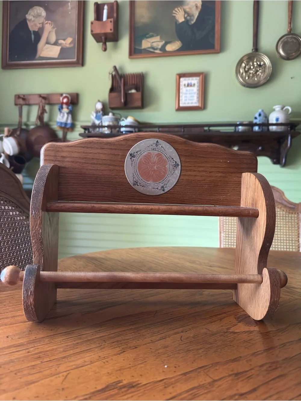 Vintage Paul Revere Shoppe Wooden Wall Shelf & Towel Rack – Hand Painted Ceramic